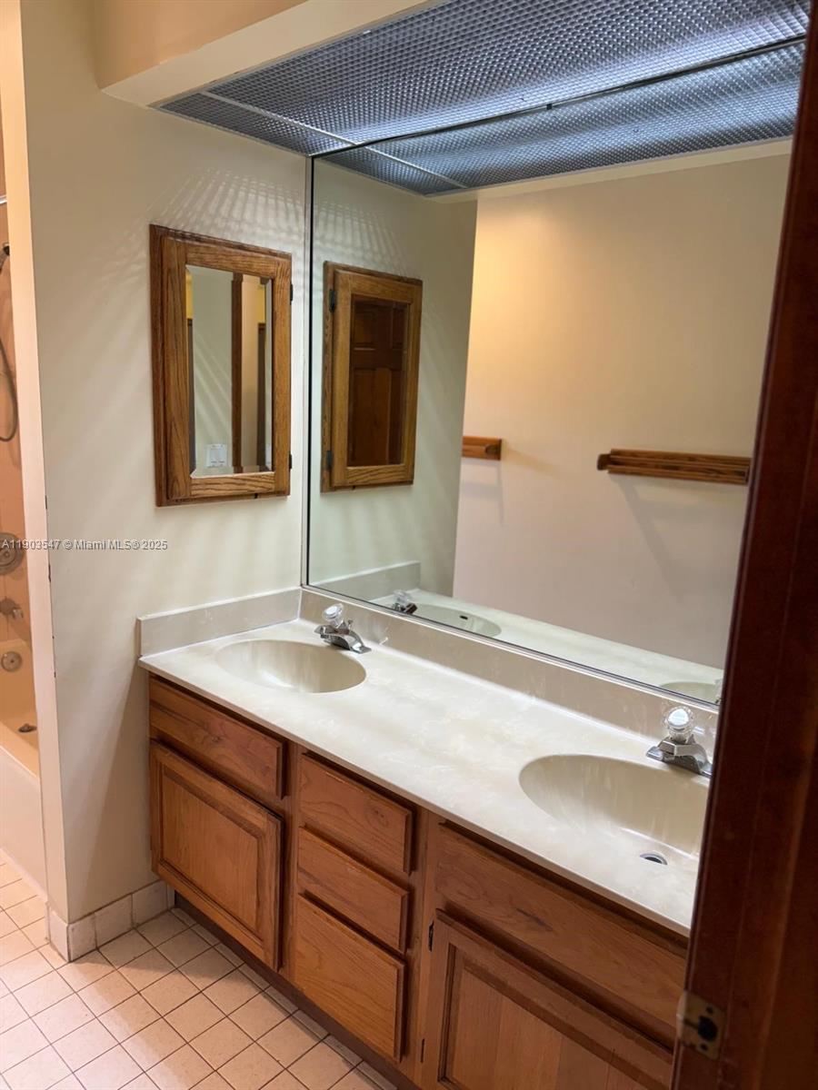 2700 NW 112th Ave # 2700, Coral Springs Unit: 2700