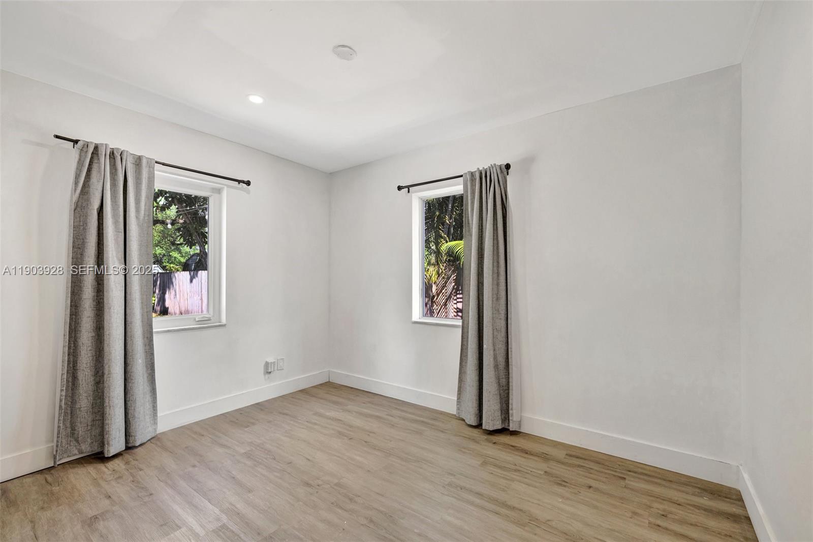 843 SW 20th St, Fort Lauderdale