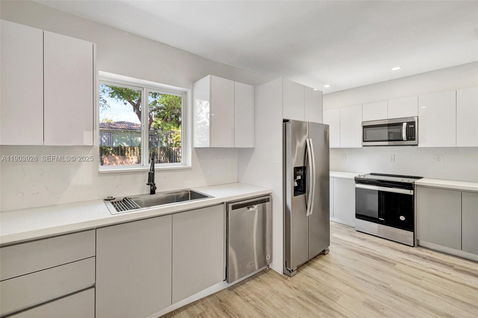 843 SW 20th St, Fort Lauderdale