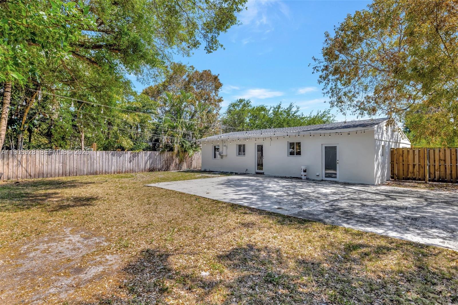 843 SW 20th St, Fort Lauderdale