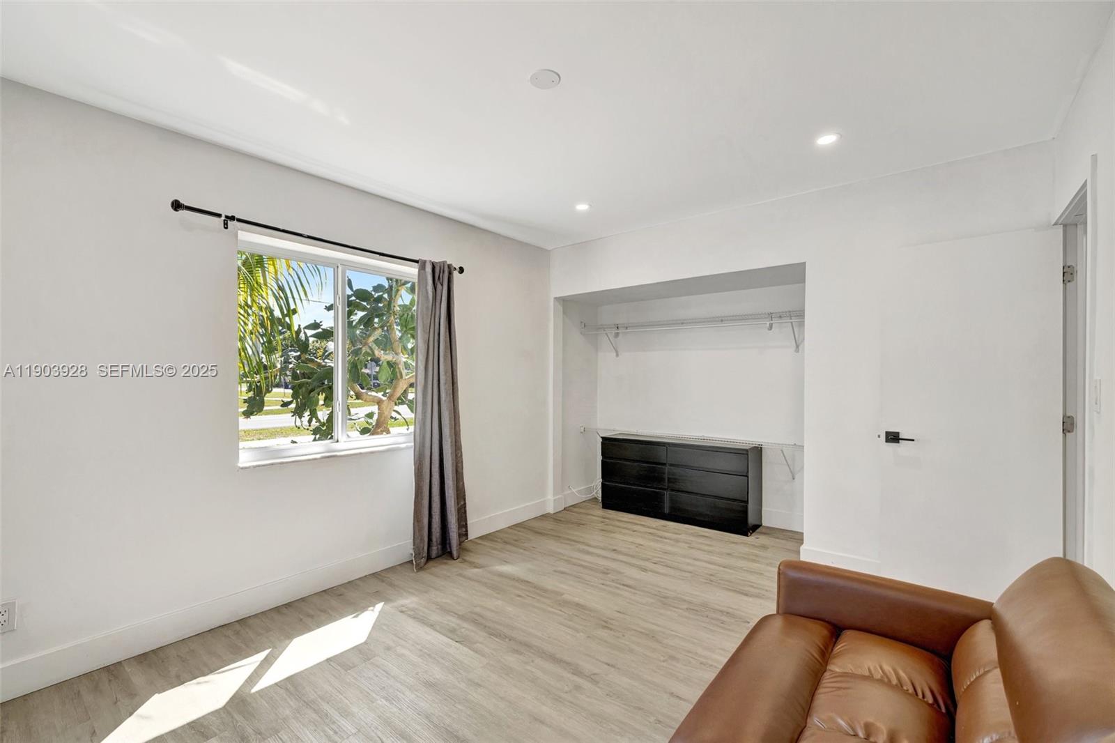 843 SW 20th St, Fort Lauderdale