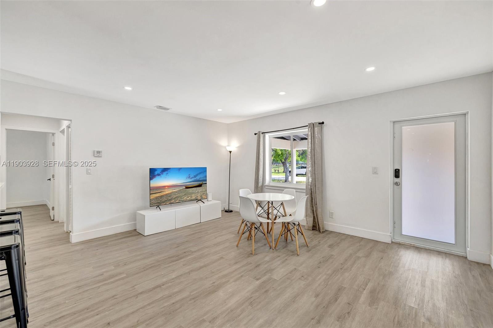 843 SW 20th St, Fort Lauderdale