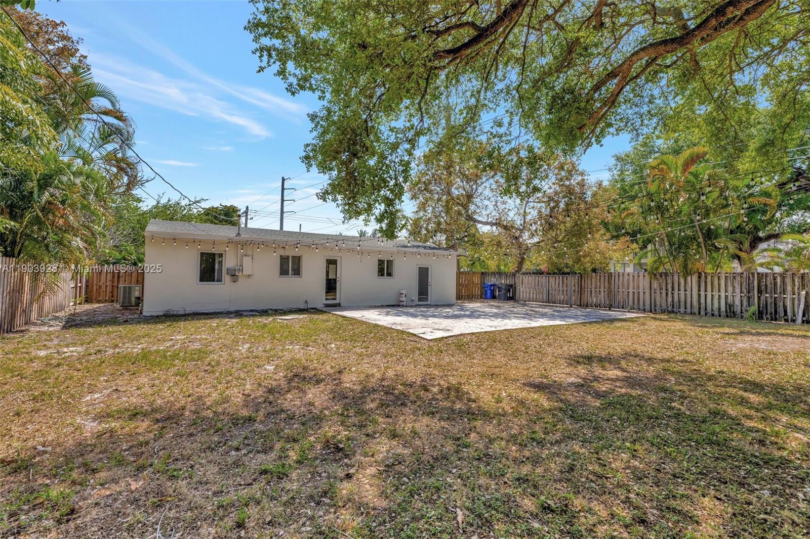 843 SW 20th St, Fort Lauderdale