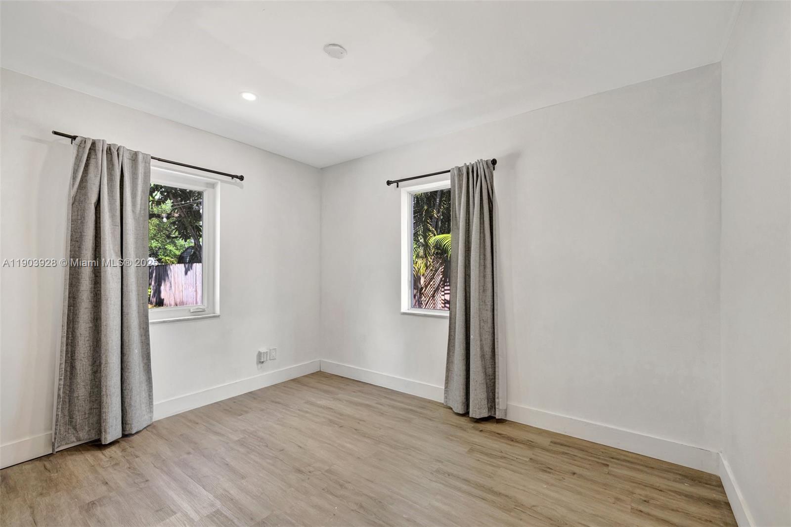 843 SW 20th St, Fort Lauderdale