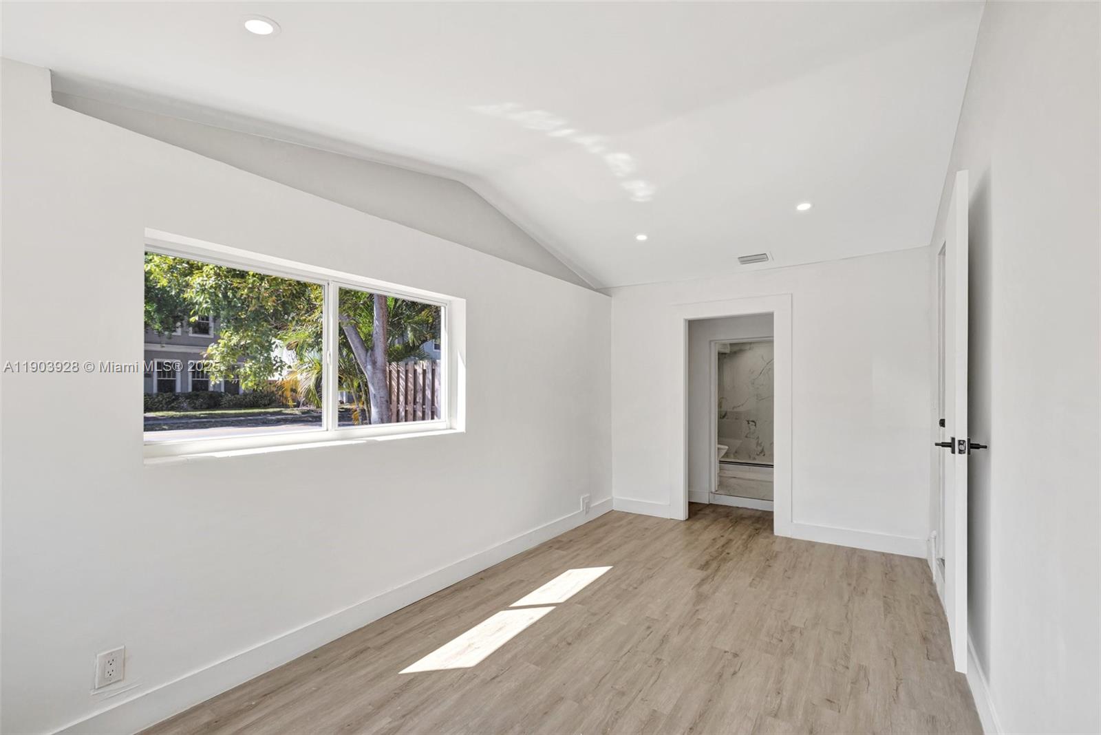 843 SW 20th St, Fort Lauderdale