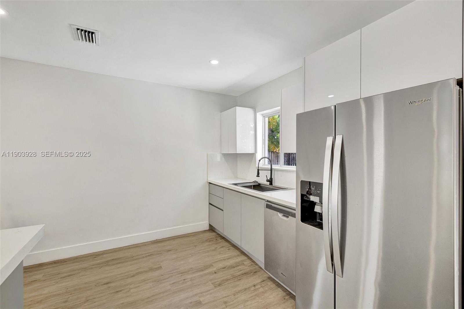 843 SW 20th St, Fort Lauderdale