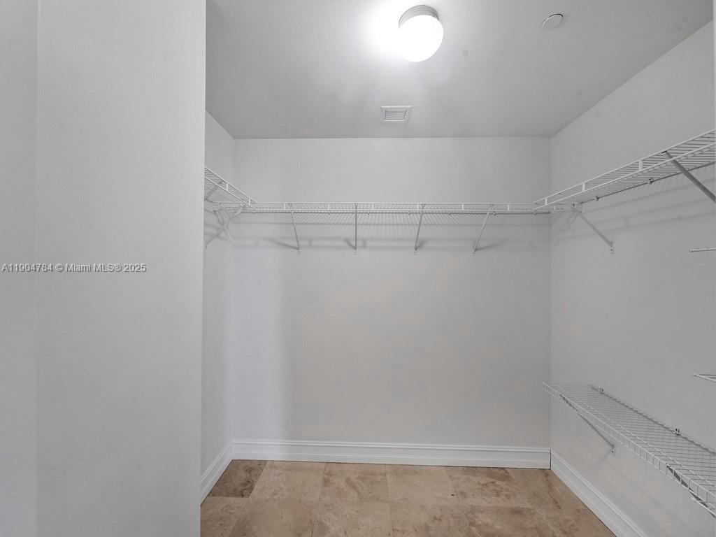 2475 Brickell Ave # 2006