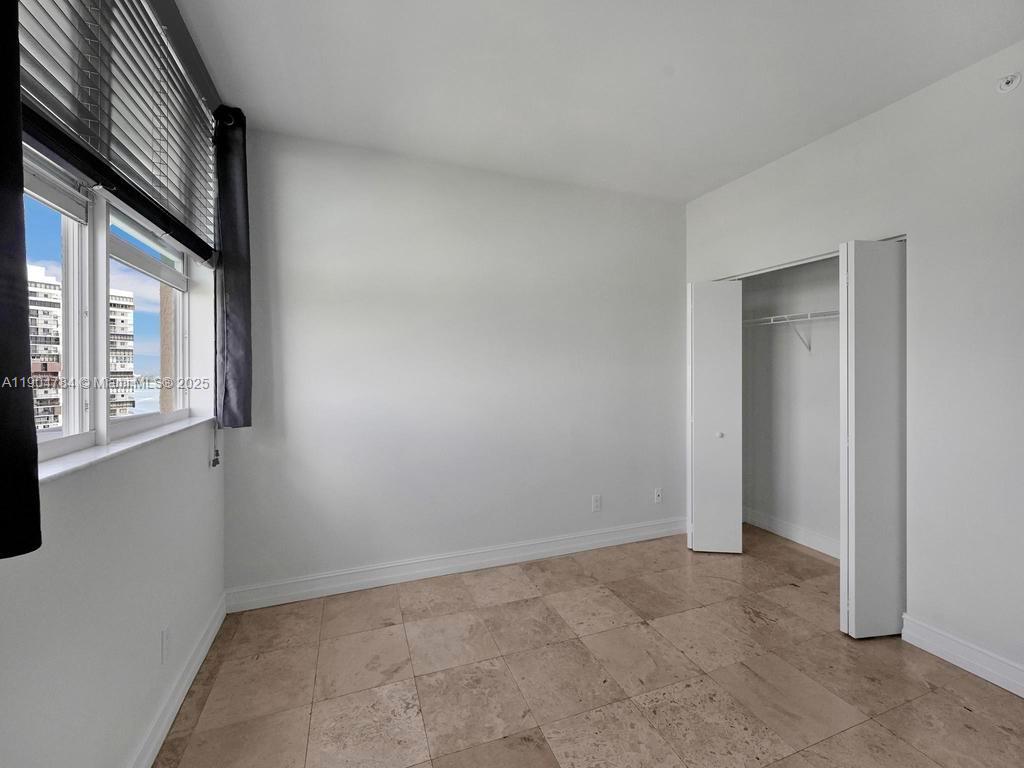 2475 Brickell Ave # 2006