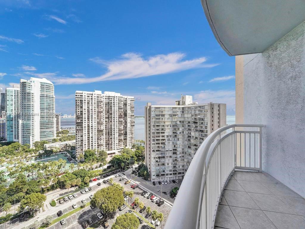 2475 Brickell Ave # 2006