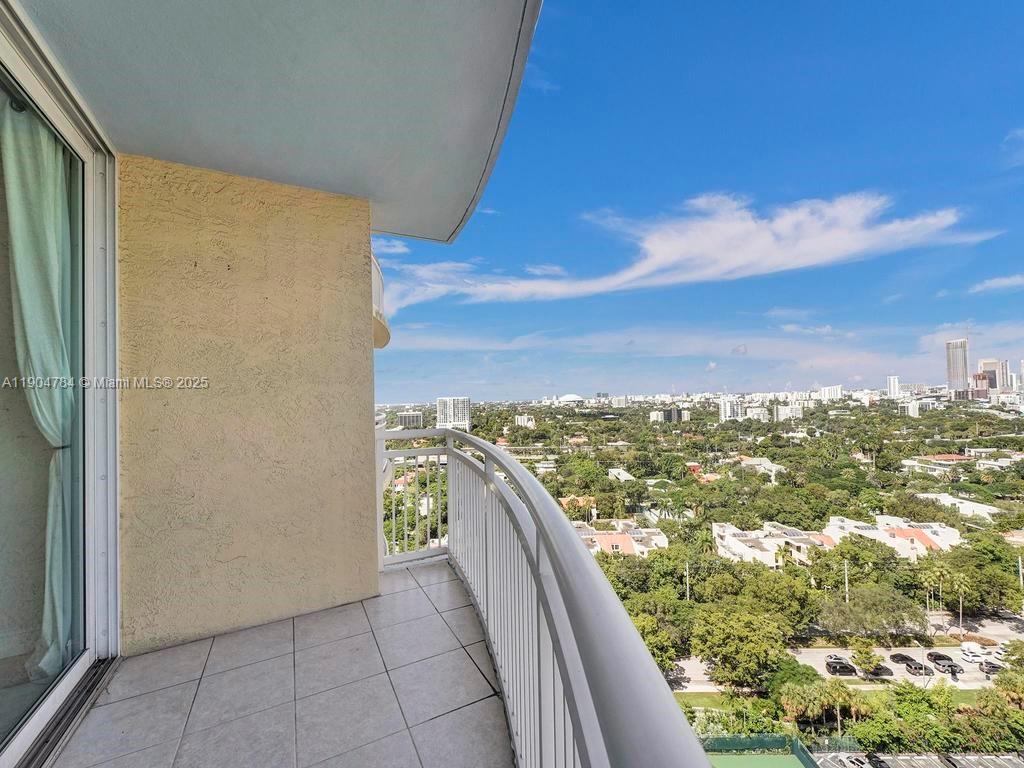 2475 Brickell Ave # 2006