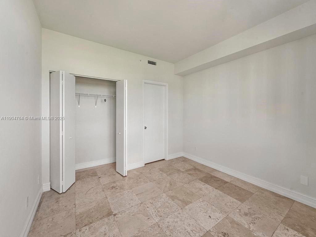 2475 Brickell Ave # 2006