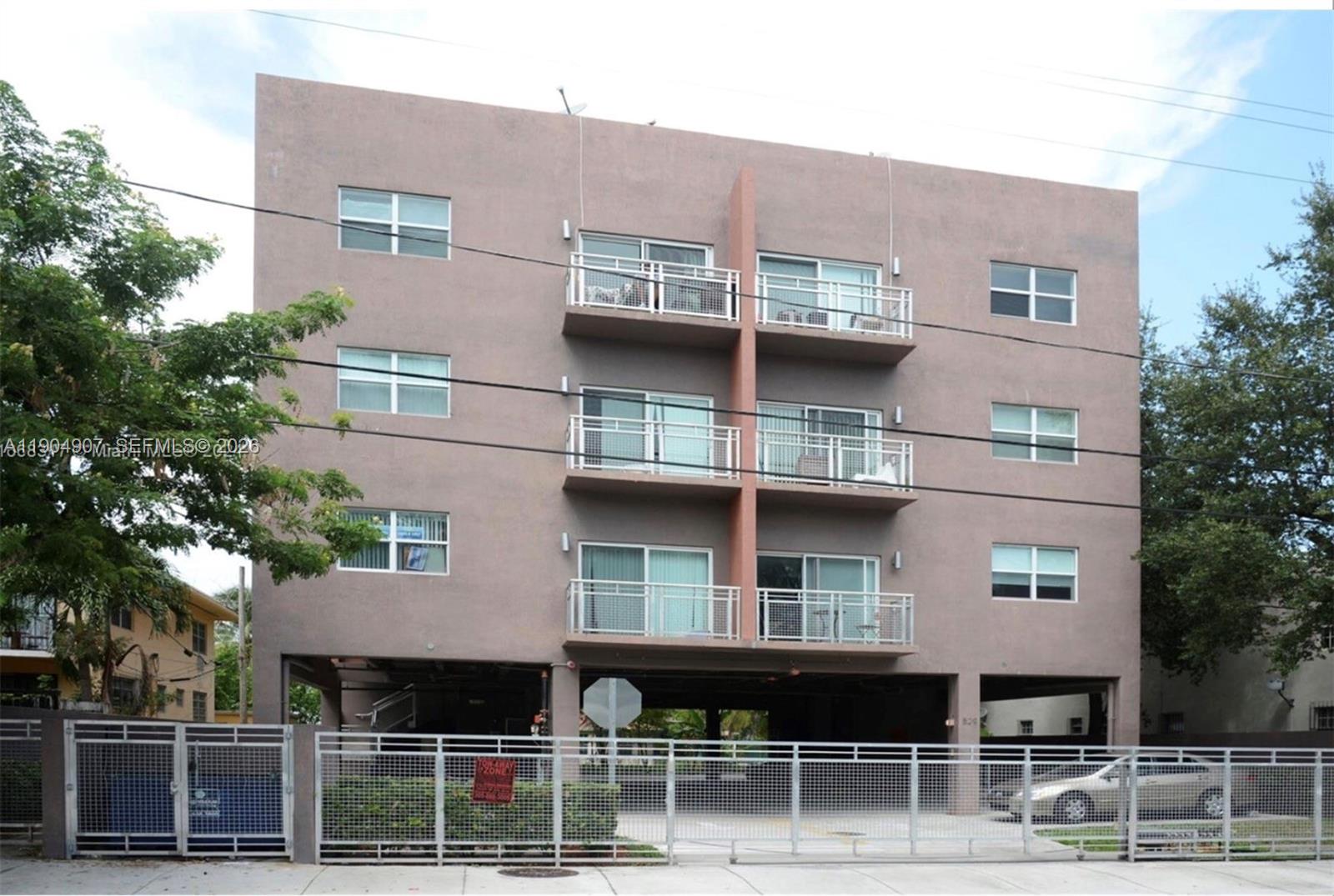 529 NE 62nd St # 202