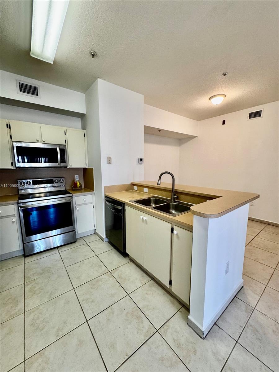 7330 NW 114th Ave # 5 Unit: 311-5