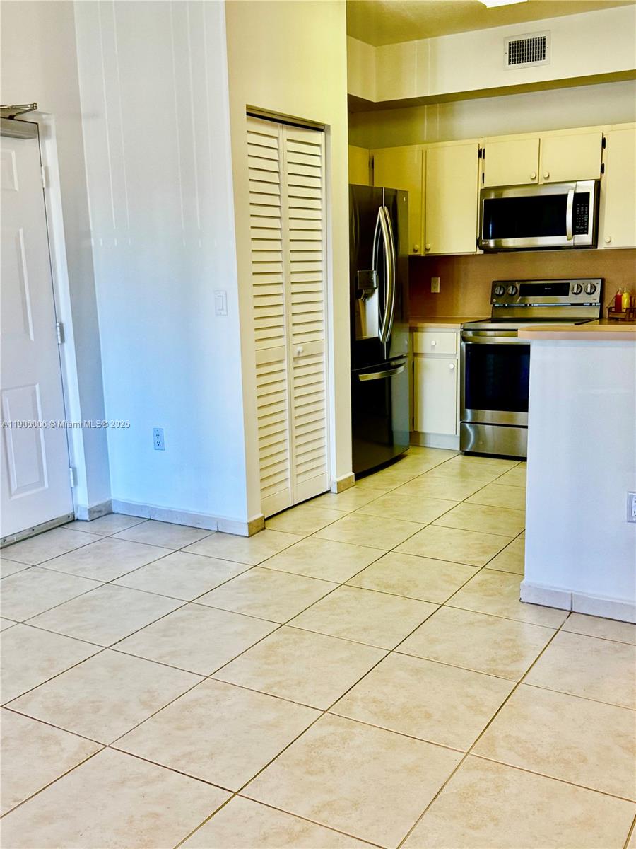 7330 NW 114th Ave # 5 Unit: 311-5