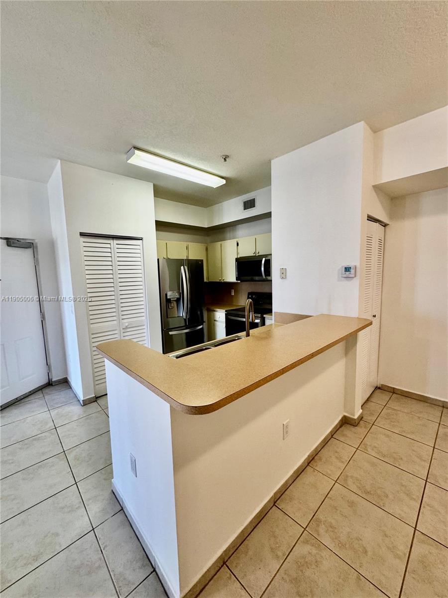 7330 NW 114th Ave # 5 Unit: 311-5
