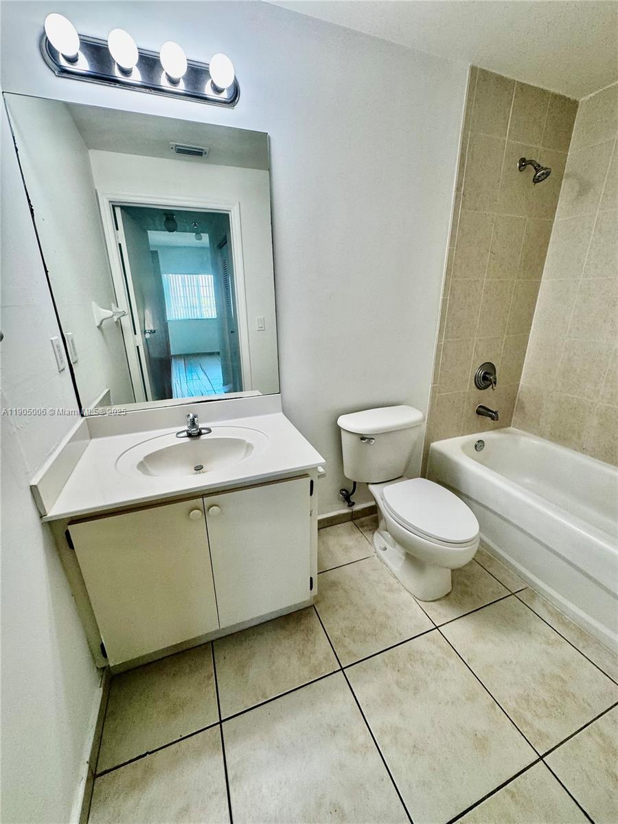 7330 NW 114th Ave # 5 Unit: 311-5