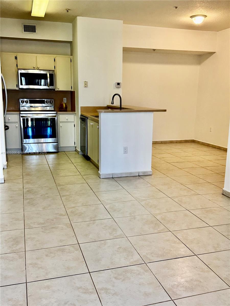 7330 NW 114th Ave # 5 Unit: 311-5