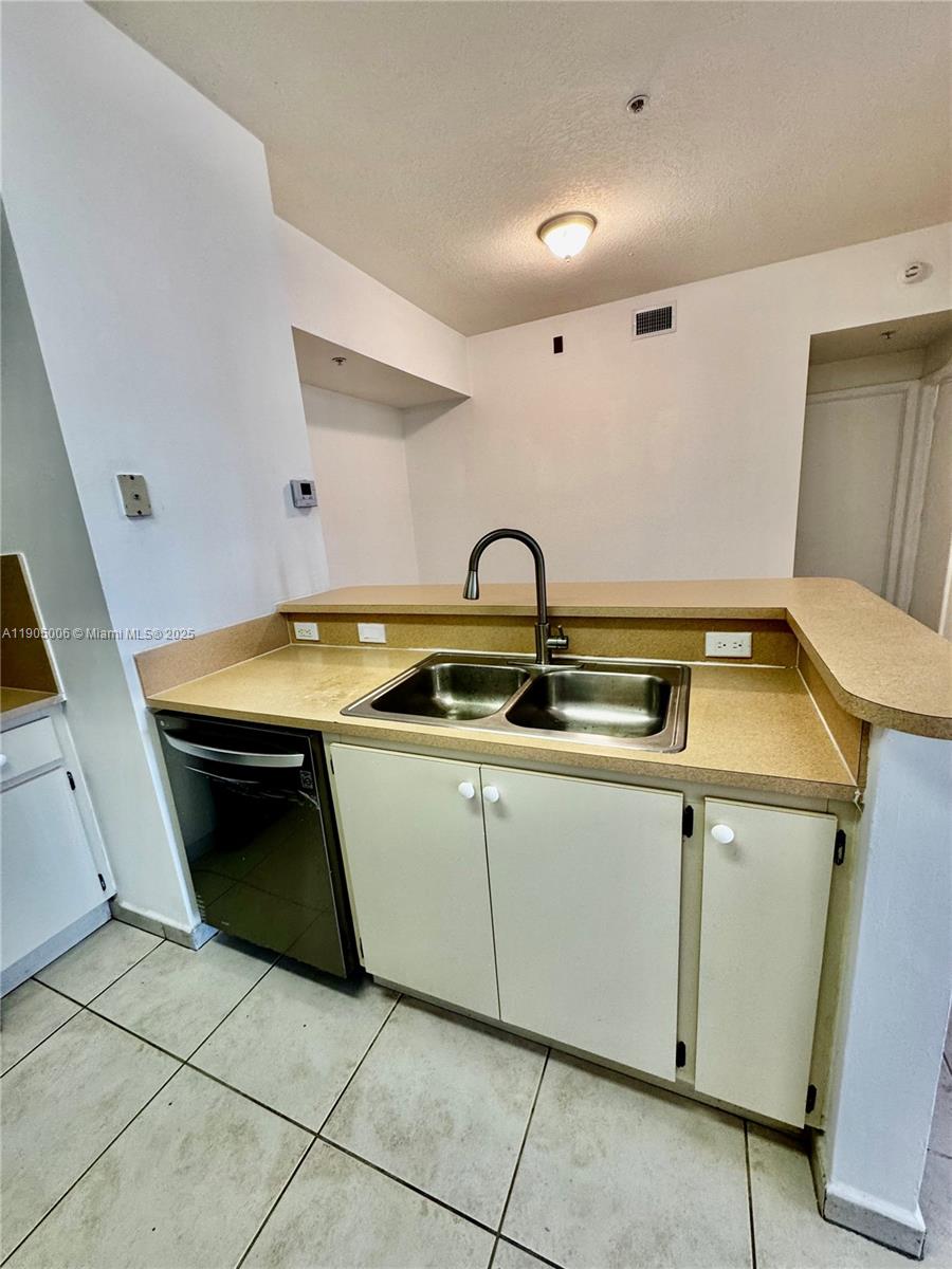 7330 NW 114th Ave # 5 Unit: 311-5