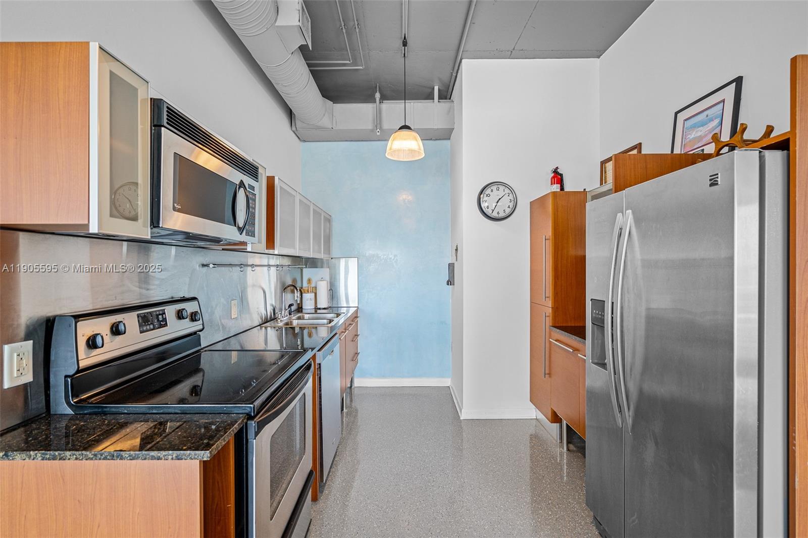 10 SW South River Dr Unit: PHI11
