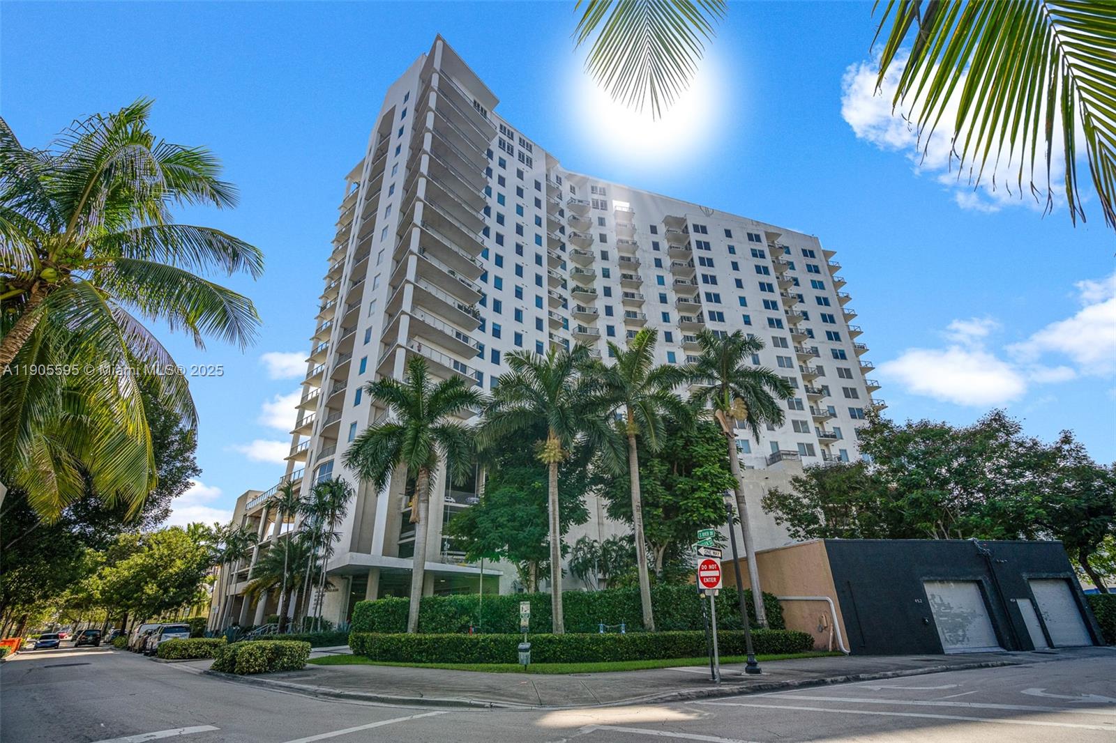 10 SW South River Dr Unit: PHI11