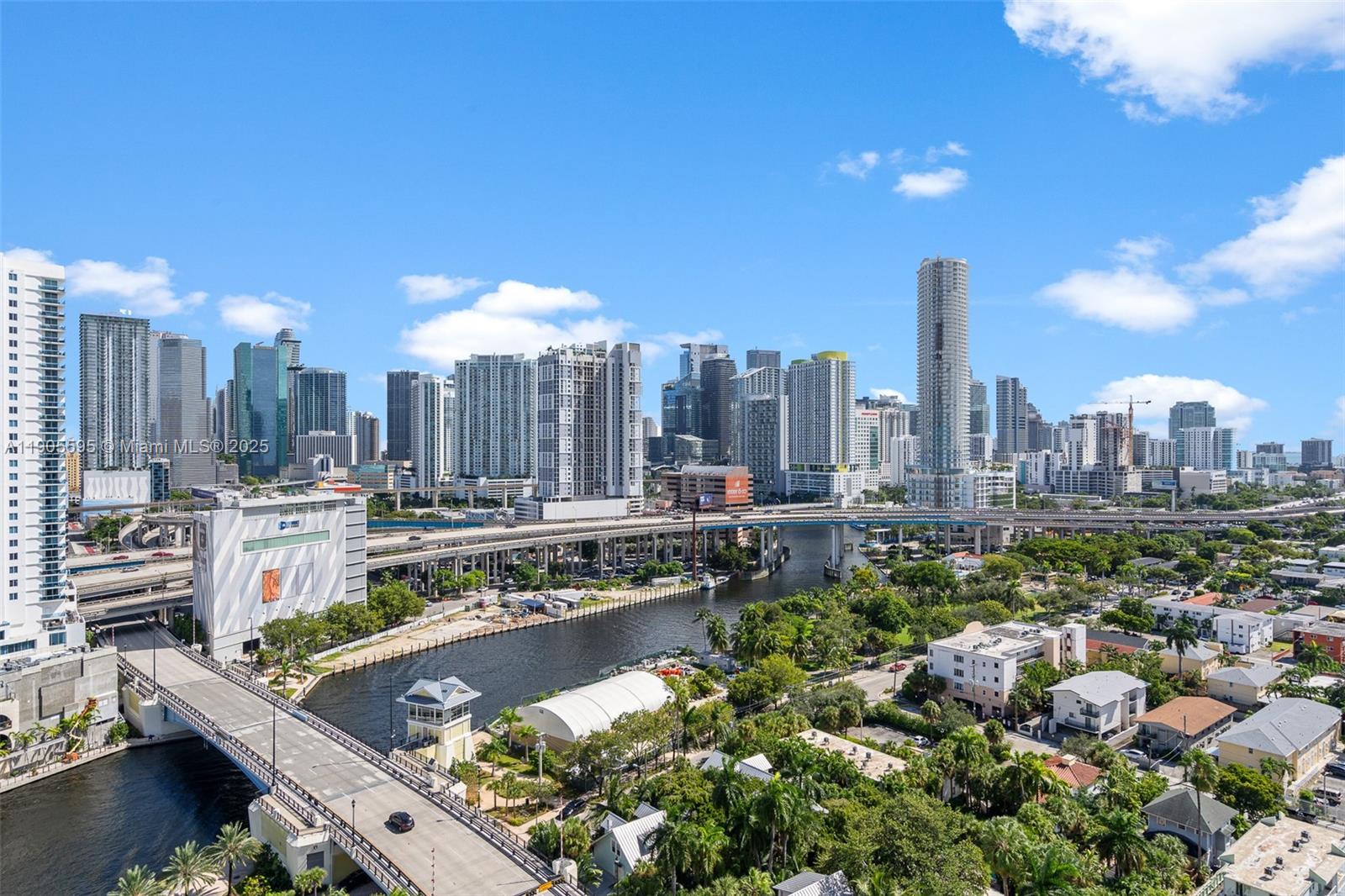 10 SW South River Dr Unit: PHI11