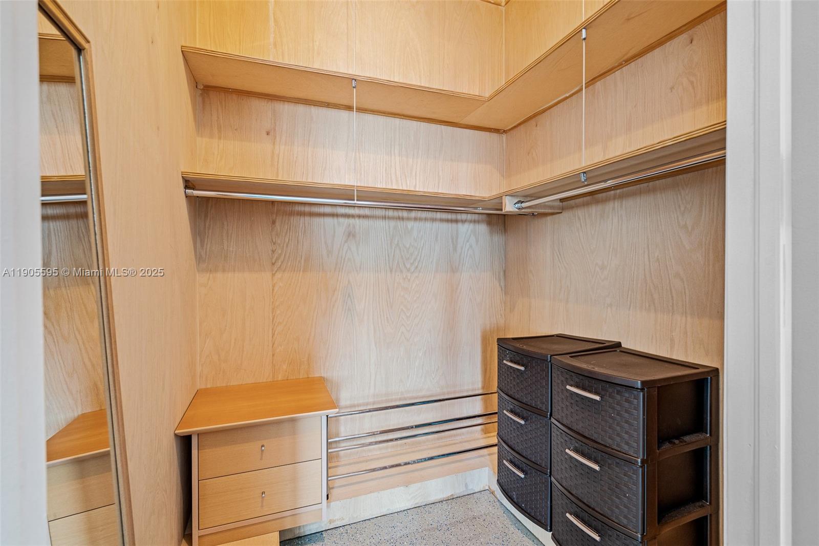 10 SW South River Dr Unit: PHI11