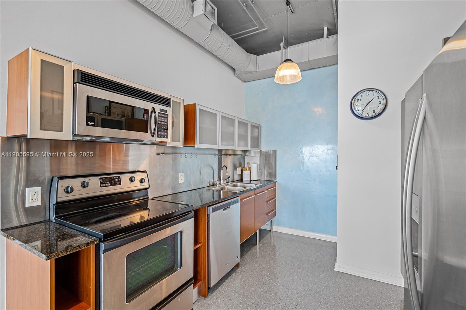 10 SW South River Dr Unit: PHI11