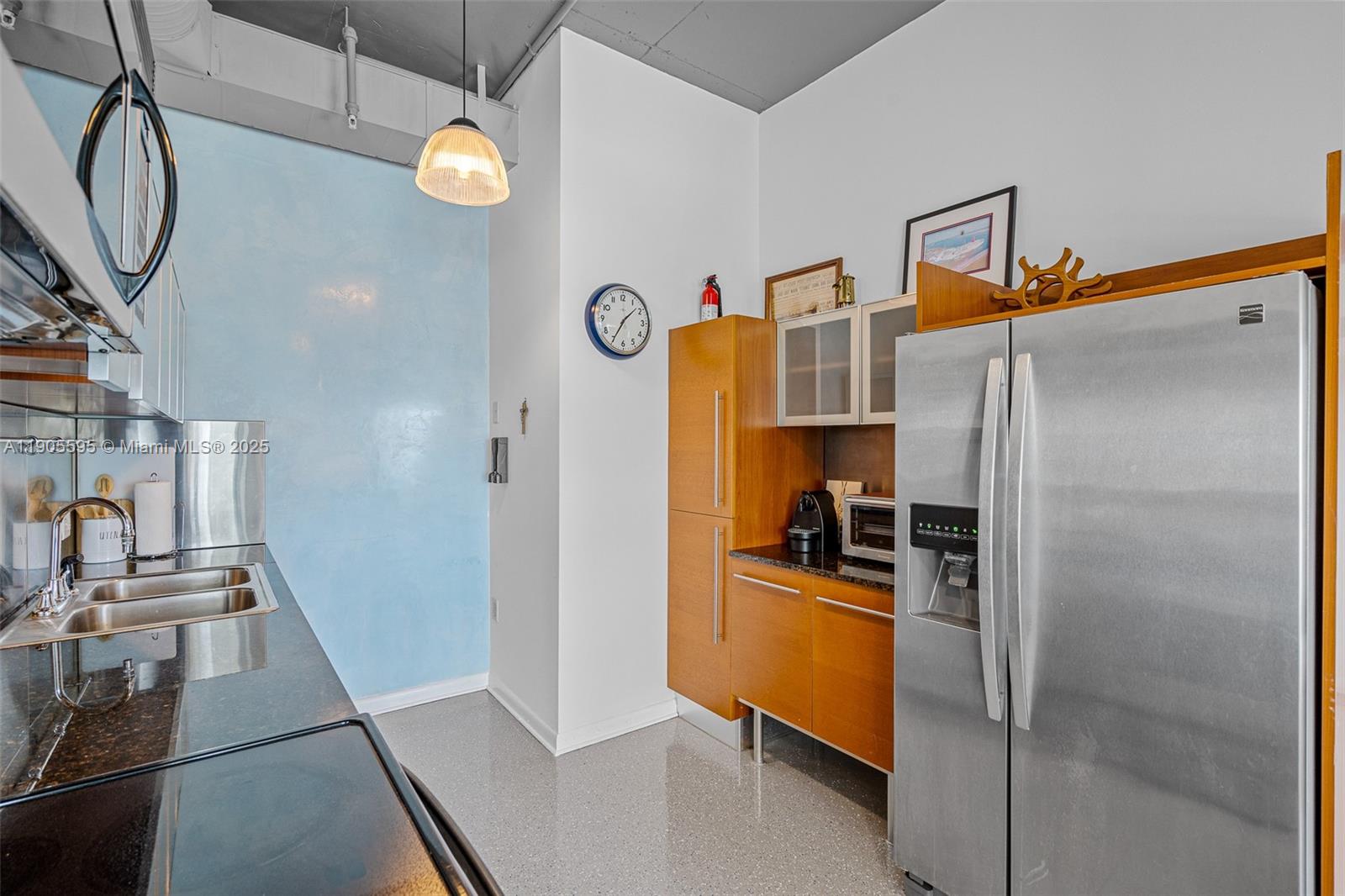 10 SW South River Dr Unit: PHI11