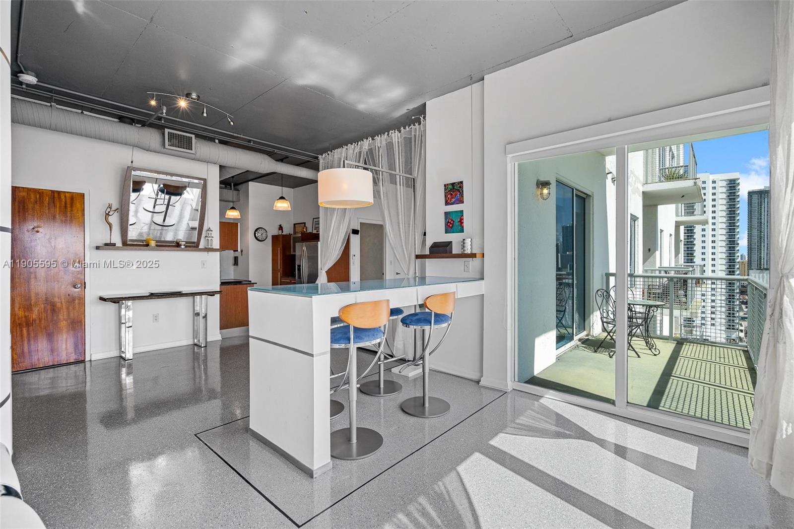 10 SW South River Dr Unit: PHI11