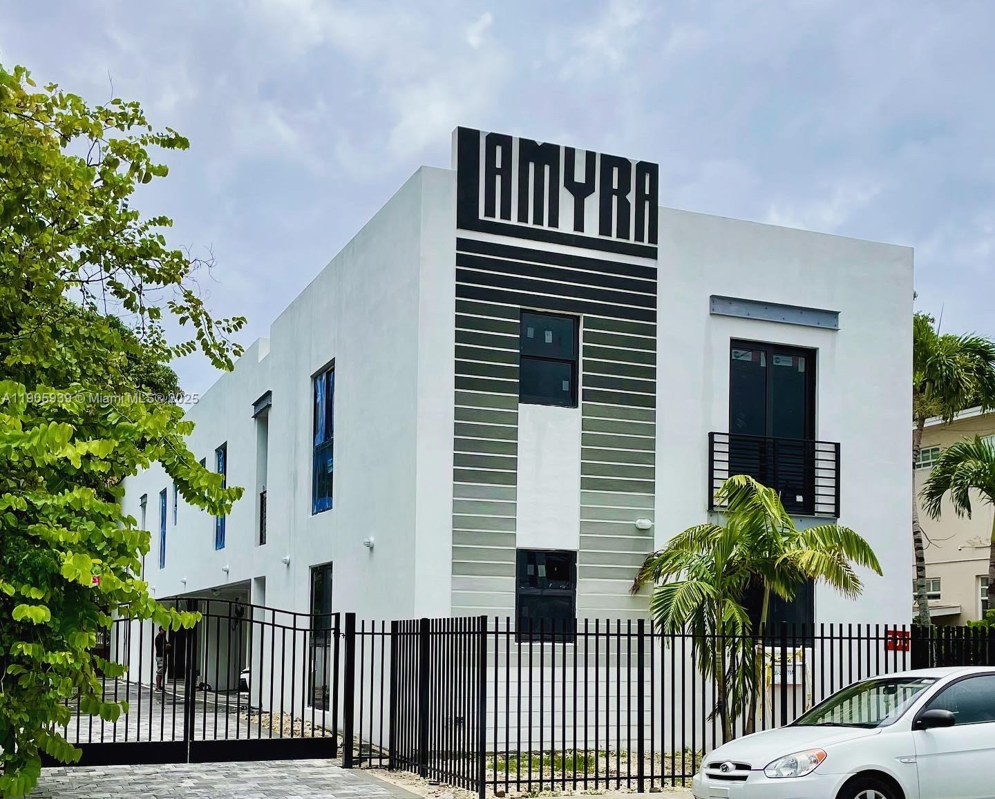 1119 SW 6th St # 102