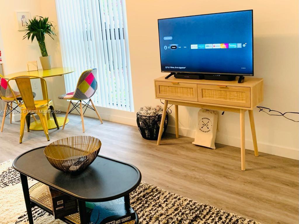 1119 SW 6th St # 102