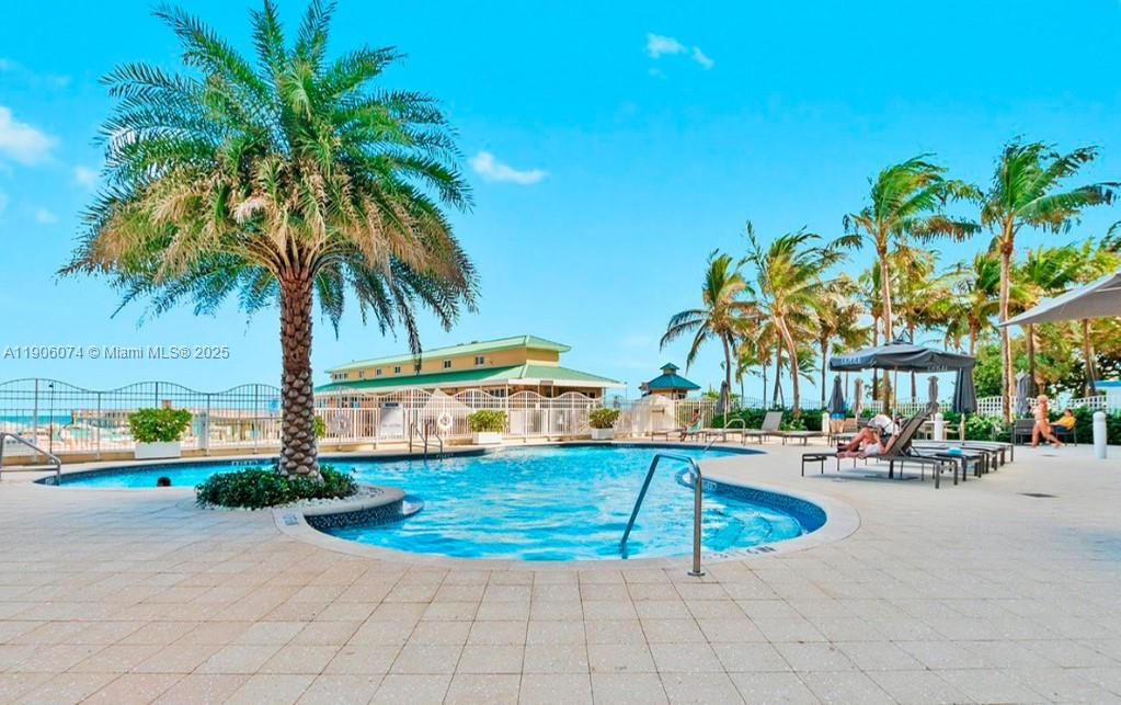 16699 Collins Ave # 1810