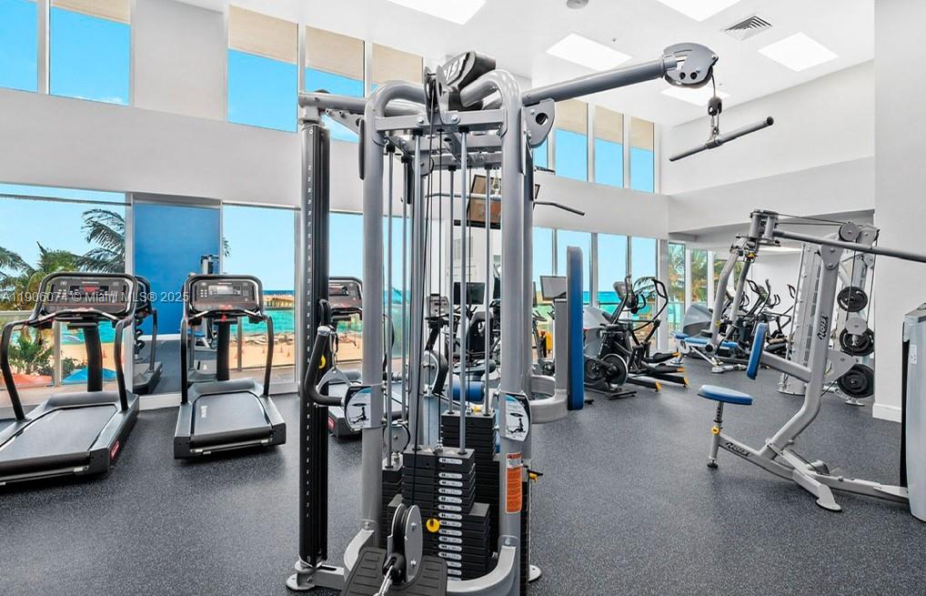 16699 Collins Ave # 1810