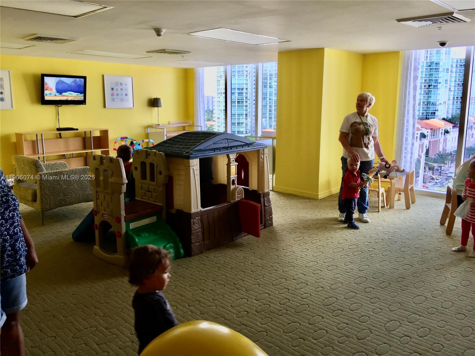 16699 Collins Ave # 1810