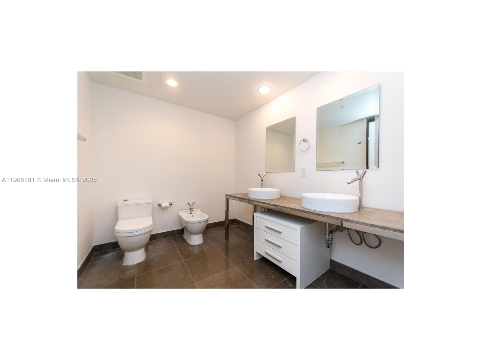 495 Brickell Ave # 5008