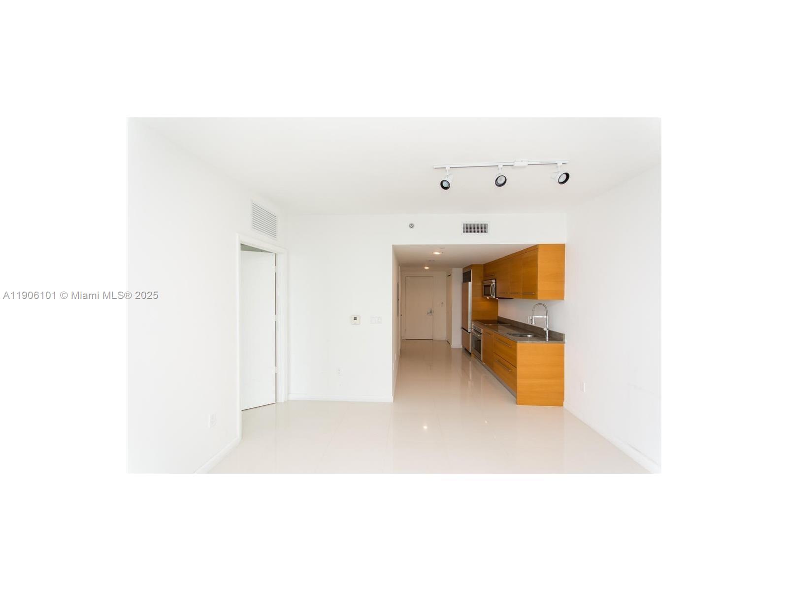 495 Brickell Ave # 5008