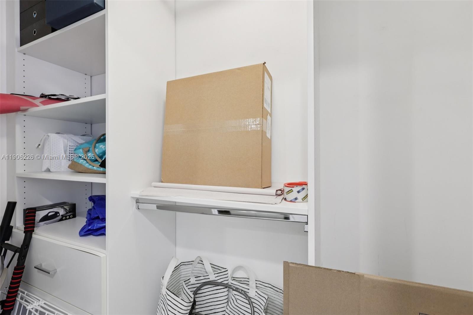 2155 Washington Ct # 303