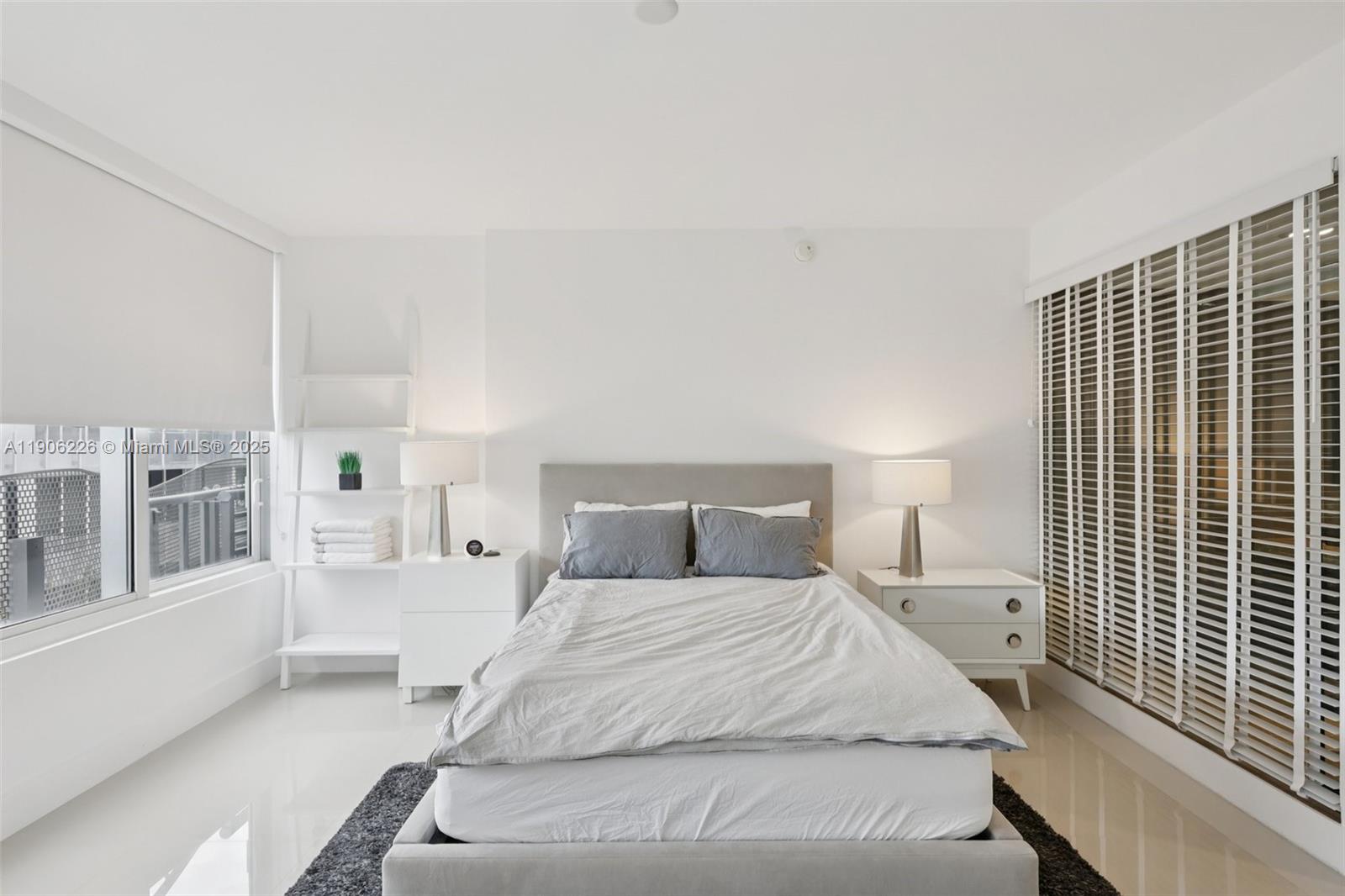 2155 Washington Ct # 303