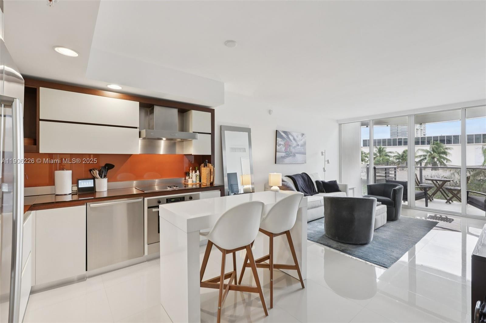 2155 Washington Ct # 303