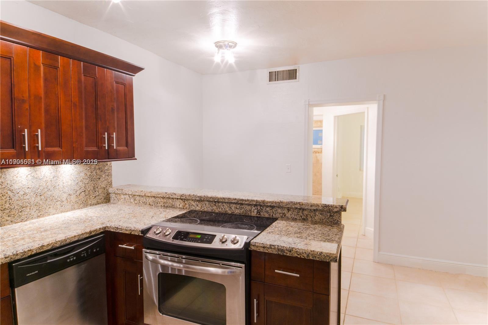 900 Meridian Ave # 106