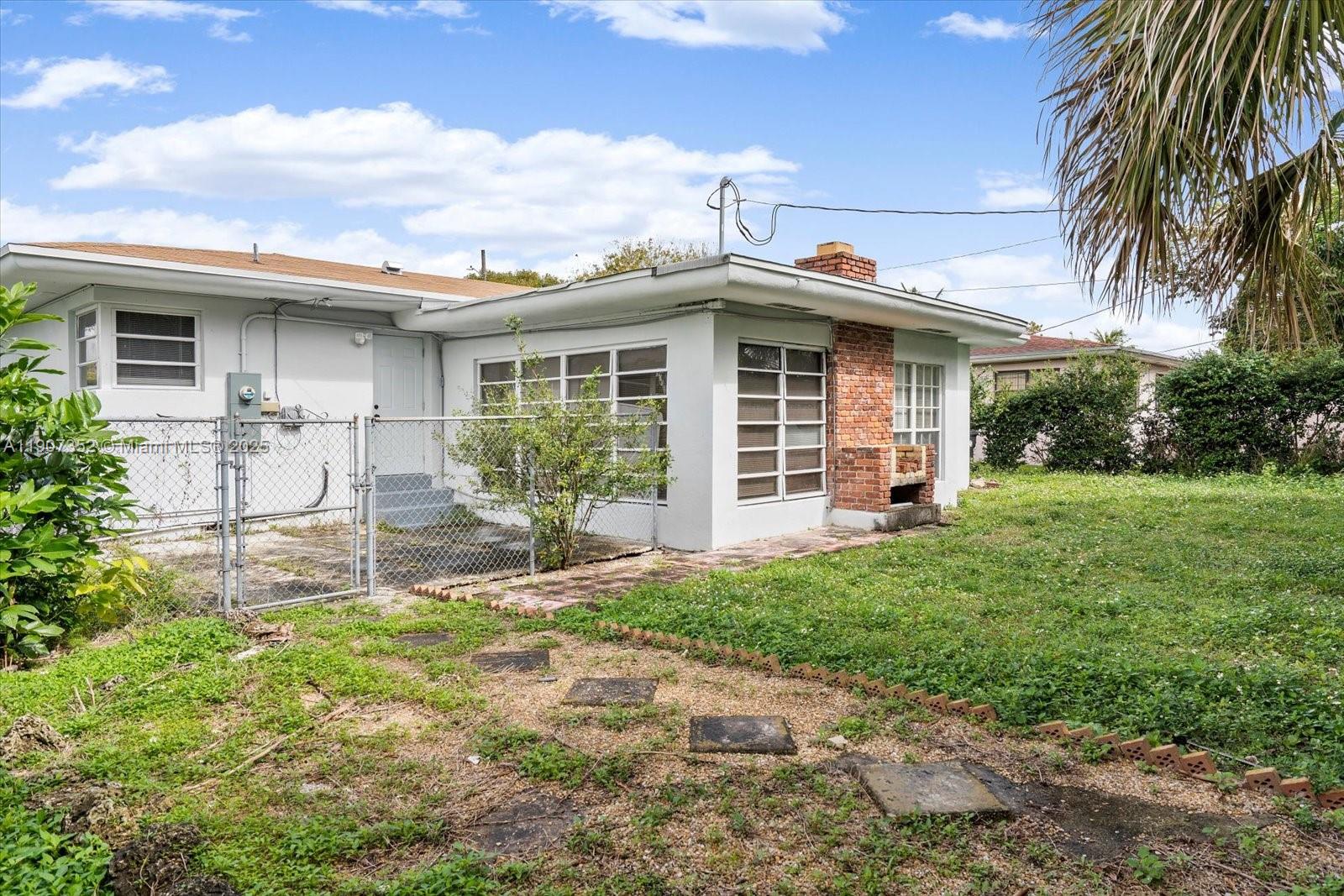 1060 NE 166th St # 0