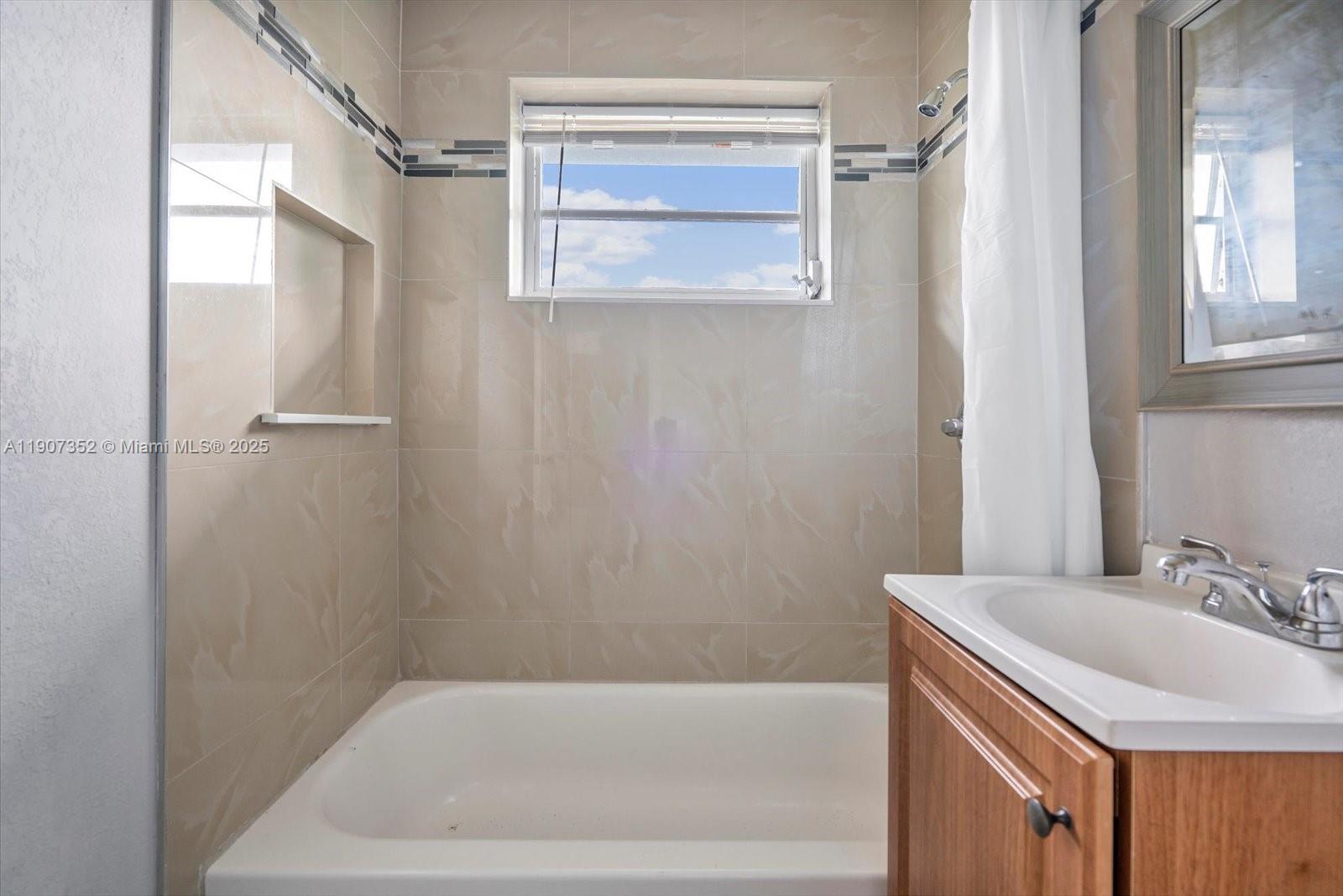 1060 NE 166th St # 0