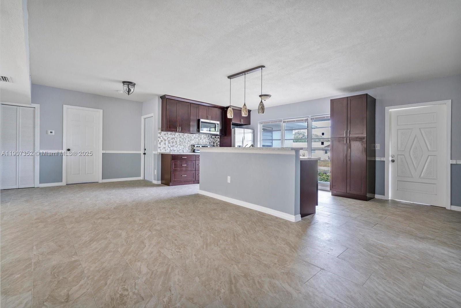 1060 NE 166th St # 0