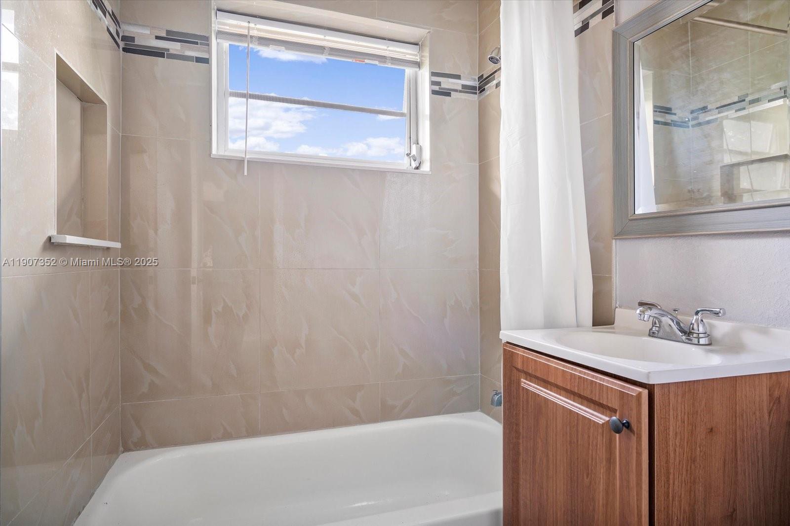 1060 NE 166th St # 0