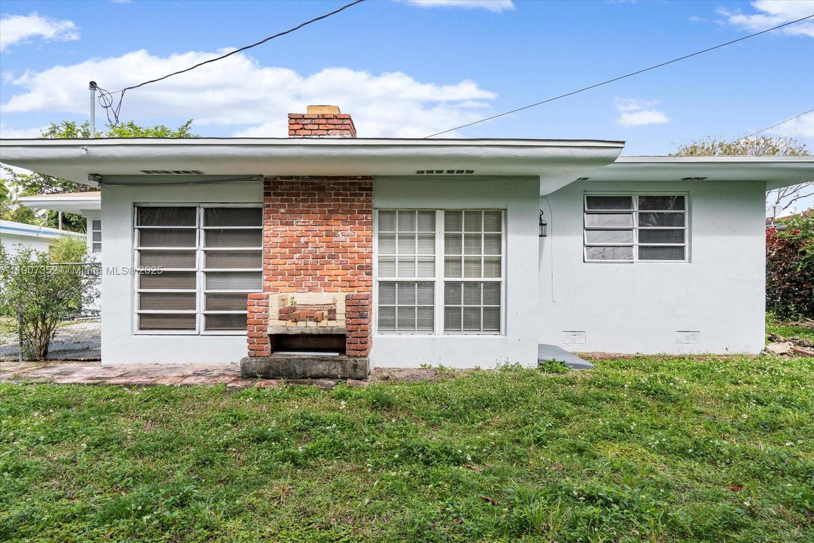 1060 NE 166th St # 0