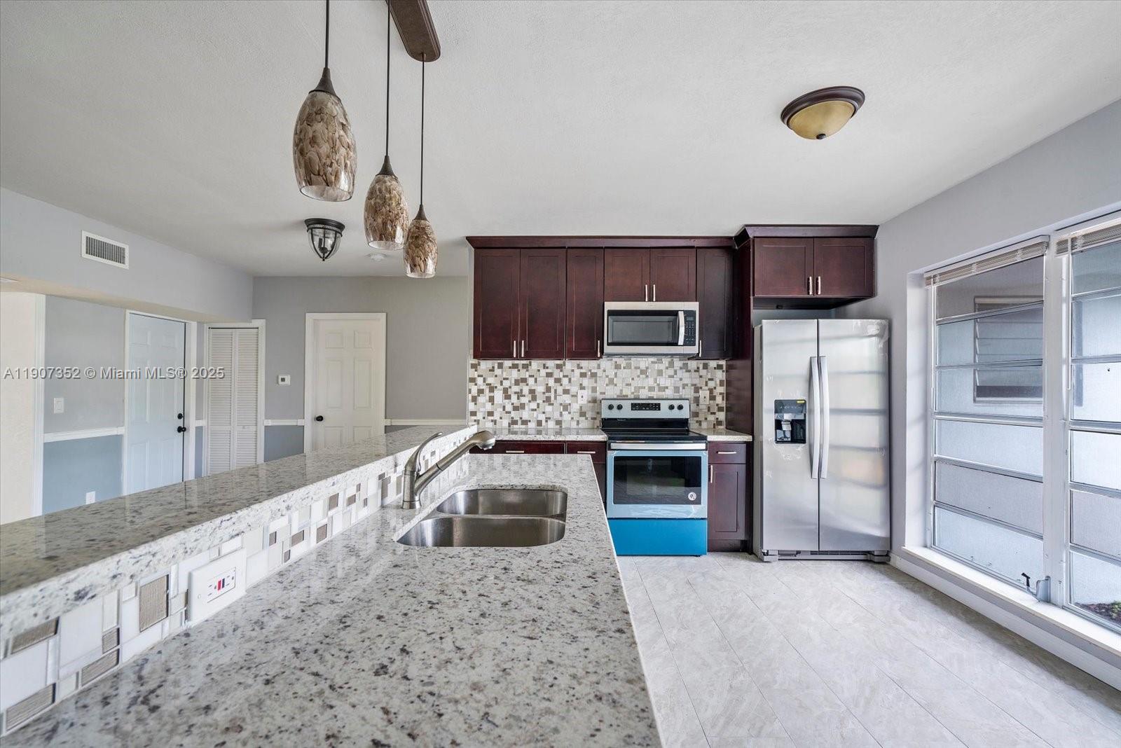 1060 NE 166th St # 0