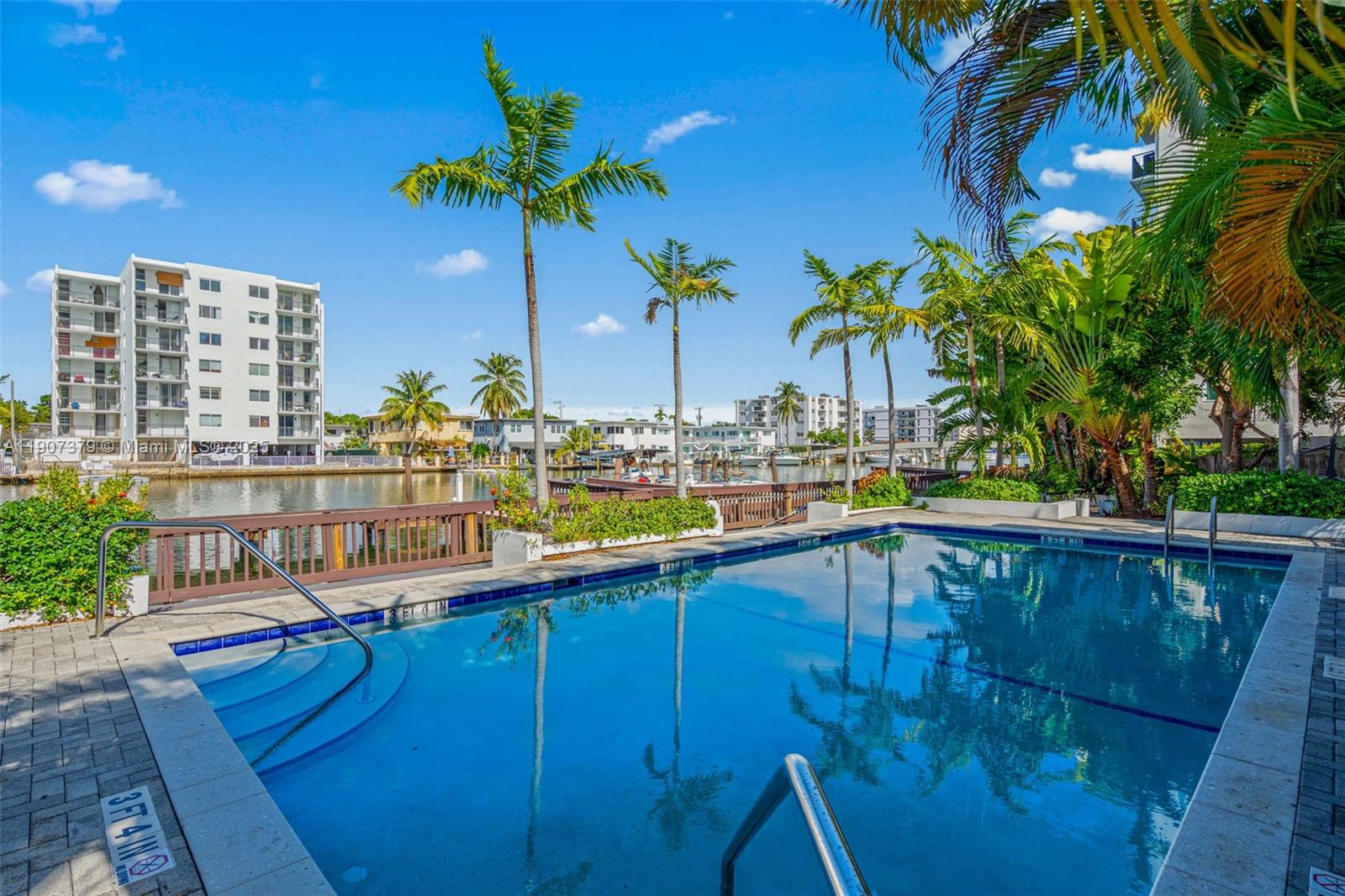 7930 Tatum Waterway Dr # S21