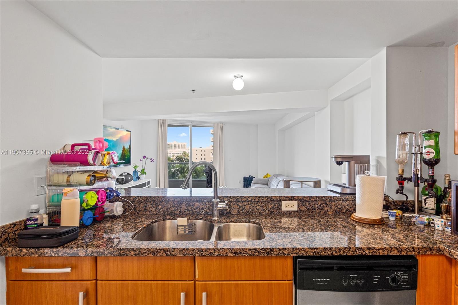 6362 Collins Ave # 405