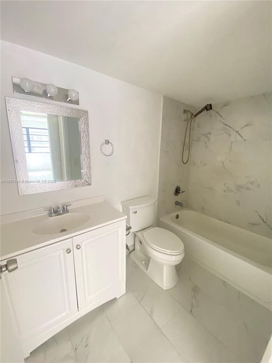 605 NW 72nd Ave # 209