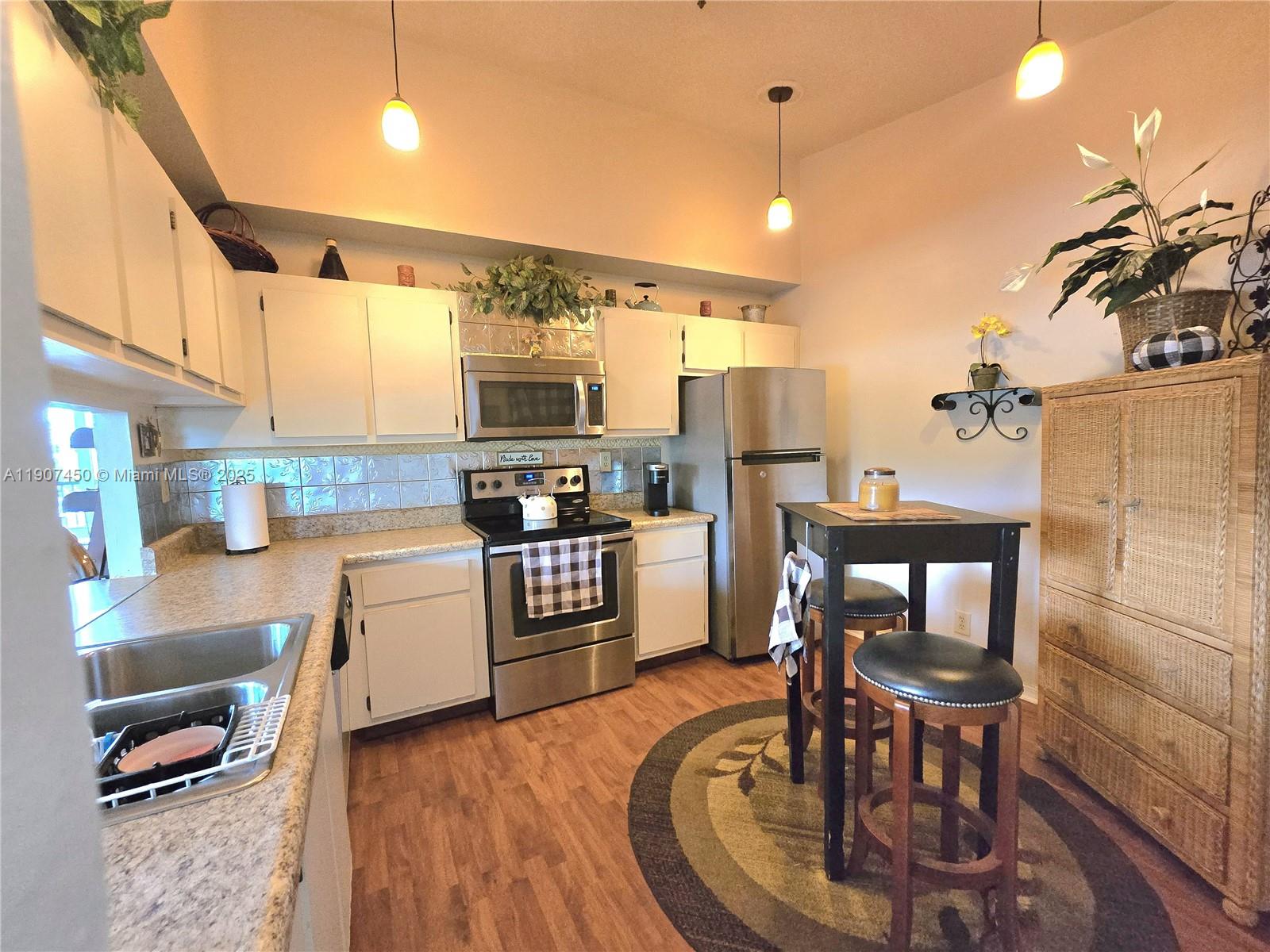 7300 NW 1st St # 201